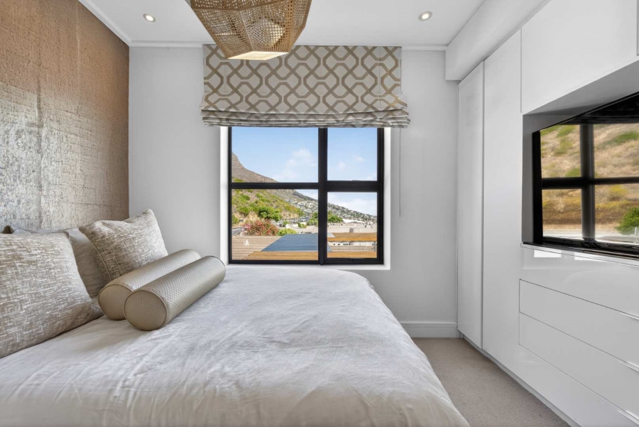 3 Bedroom Property for Sale in Sea Point Western Cape